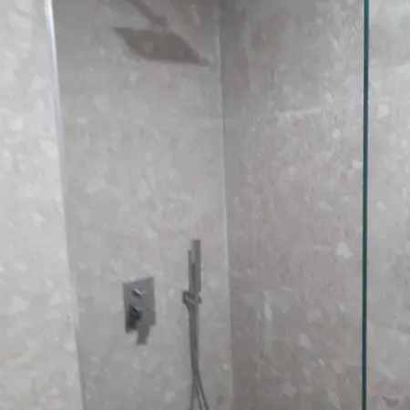 Jolie Center Apartment