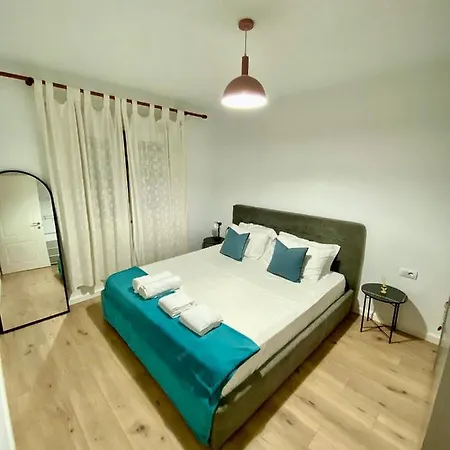 Jolie Center * Τίρανα