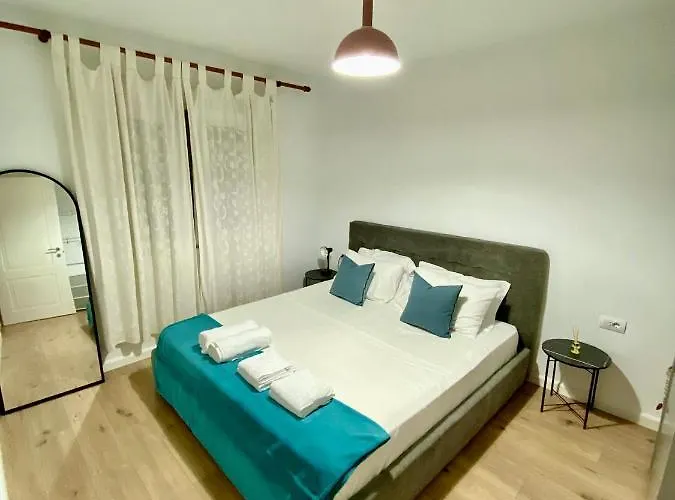 Jolie Center * Tirana